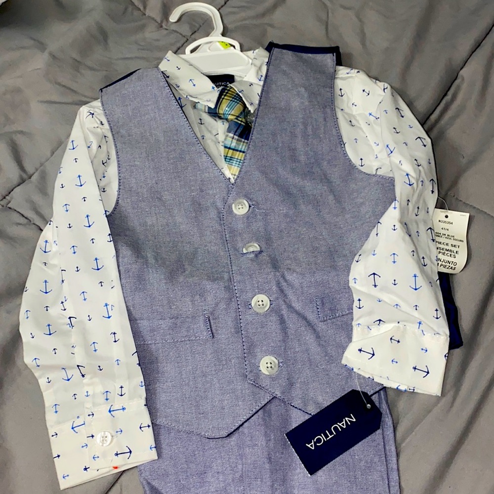 Toddler boy Nautica suit